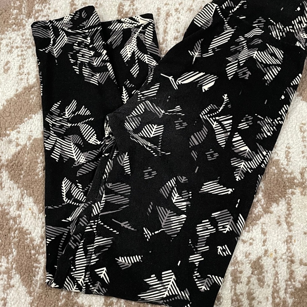 Black buttery soft leaf leggings